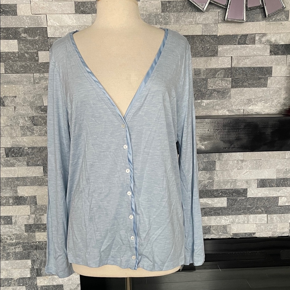 Talbots  Sweatshirt Size L  V-Neck